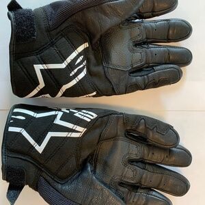 Alpinestars SMX-2 Air Carbon V2 leather motorcycle gloves